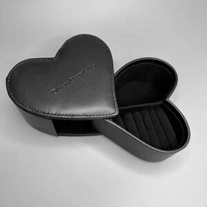 Skinceuticals Heart-Shaped Black Leather Accessory Box